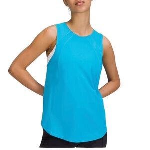 Lululemon Women’s Sleeveless Performance Tank Top - Blue size 6